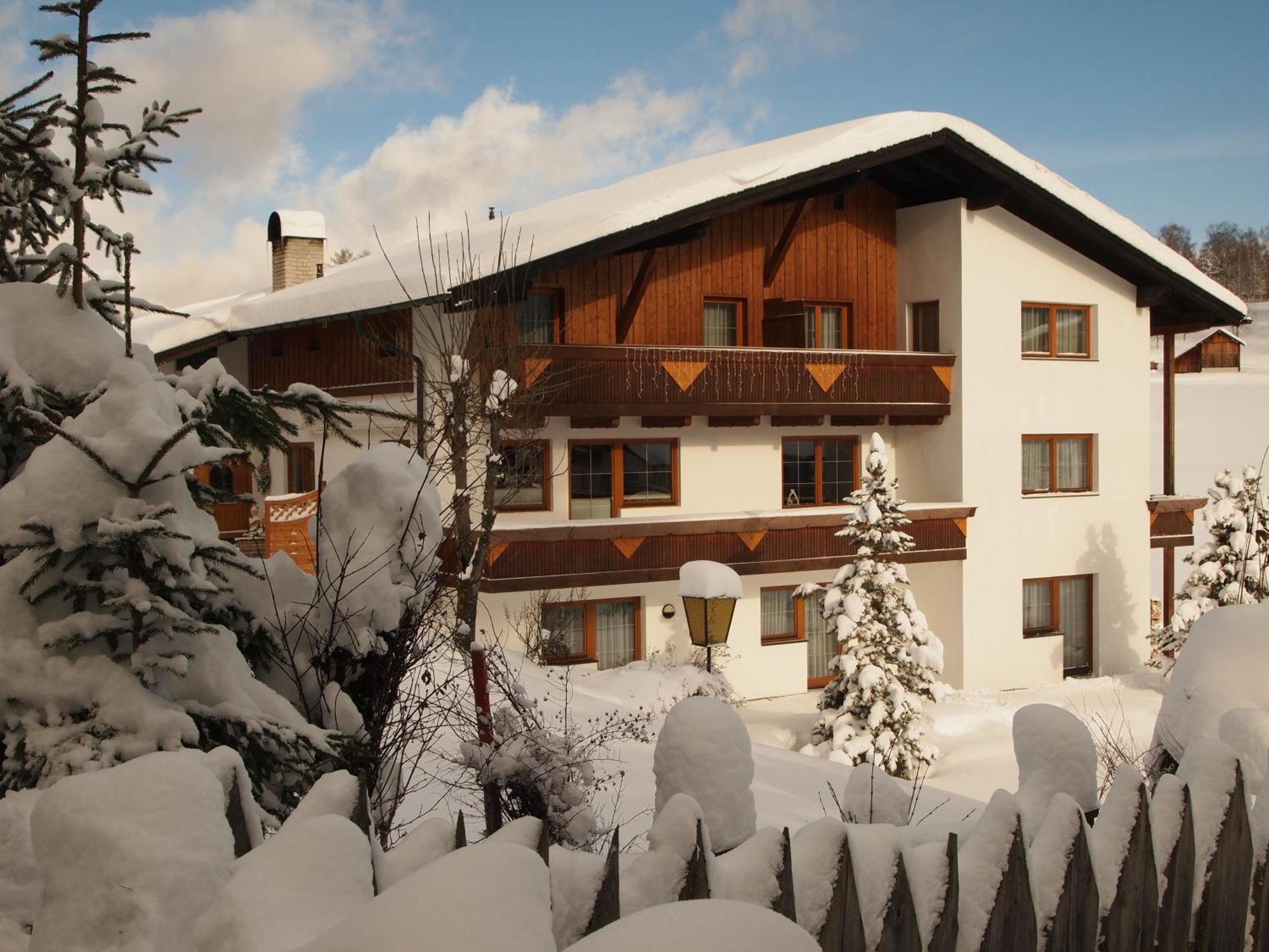 Gaestehaus Manuela - Familie Rantner Зеефельд в Тироле Экстерьер фото